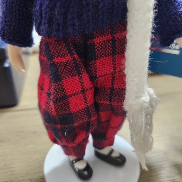 Marian Yu Designs Porcelain Dolls Boy and Girl Plaid Scottish - Picture 6 of 9